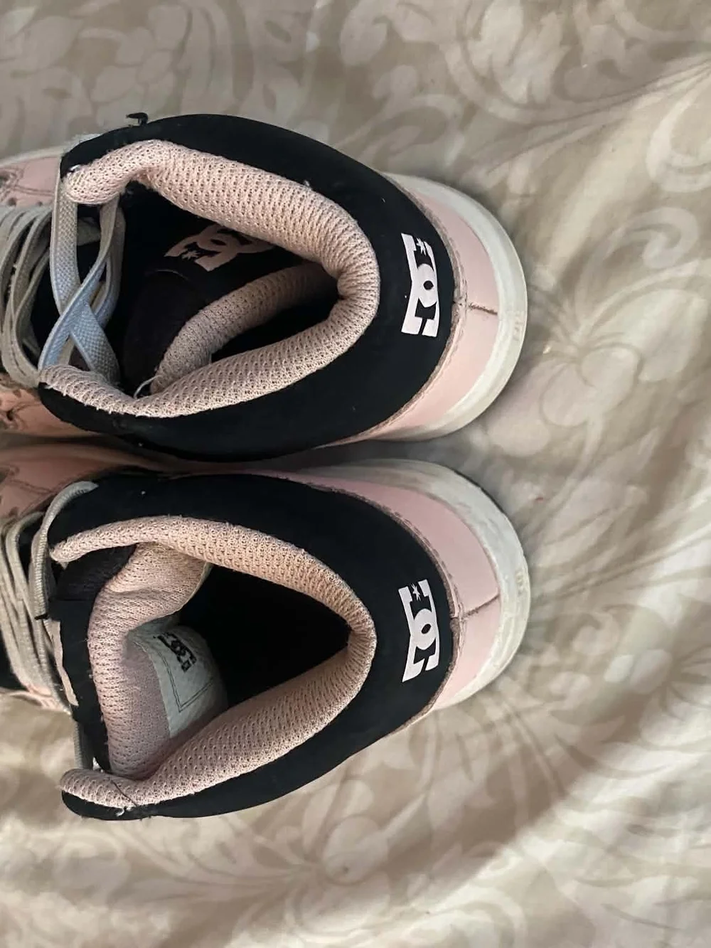 KIds DC sneakers